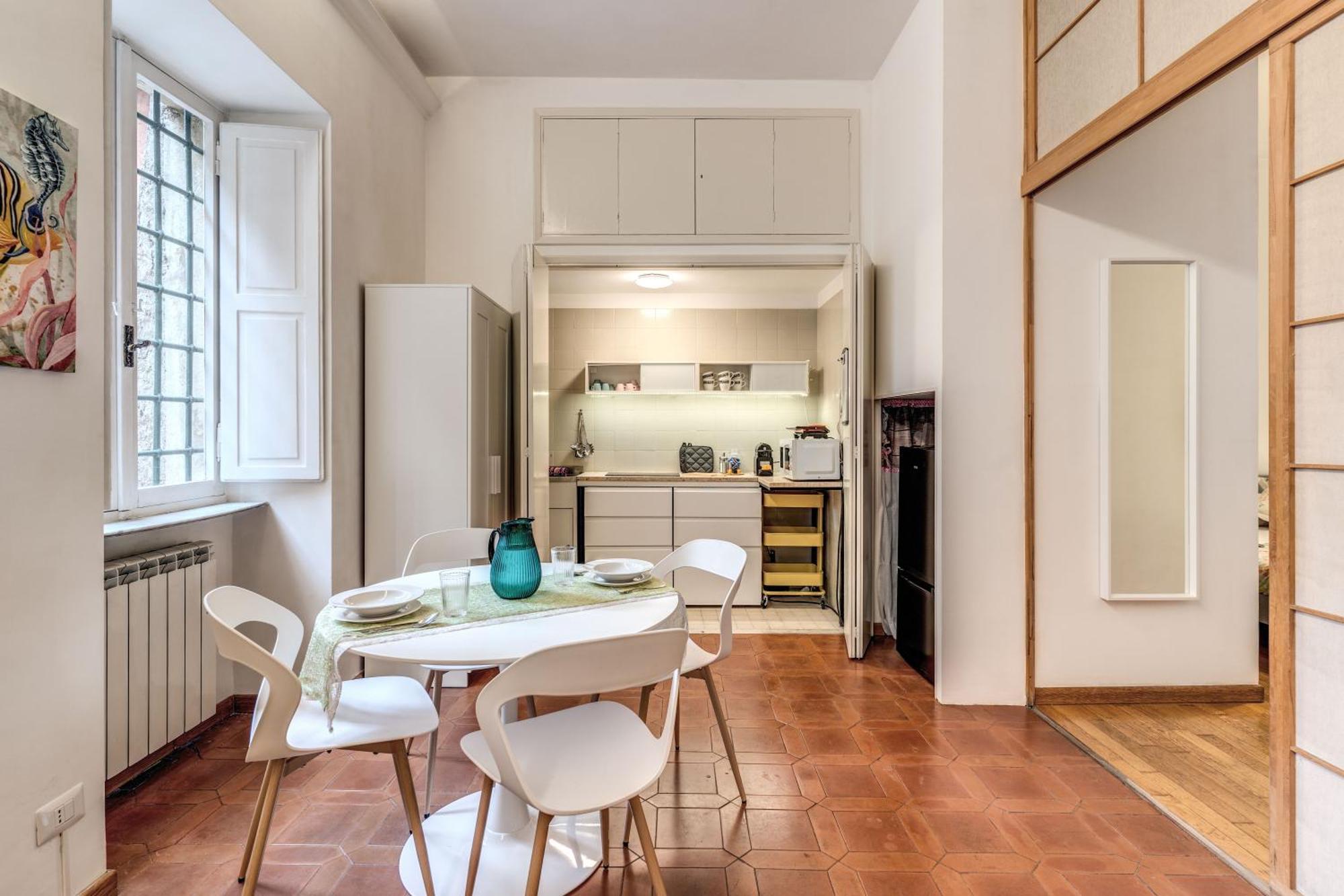 Elegant Behind The Colosseum Apartment Rom